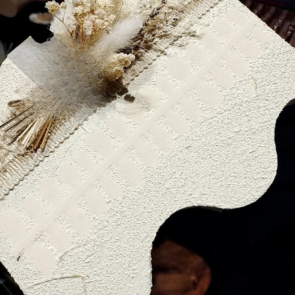 Unghii false scurte, efect ochi de pisică, design inimioare și artificii