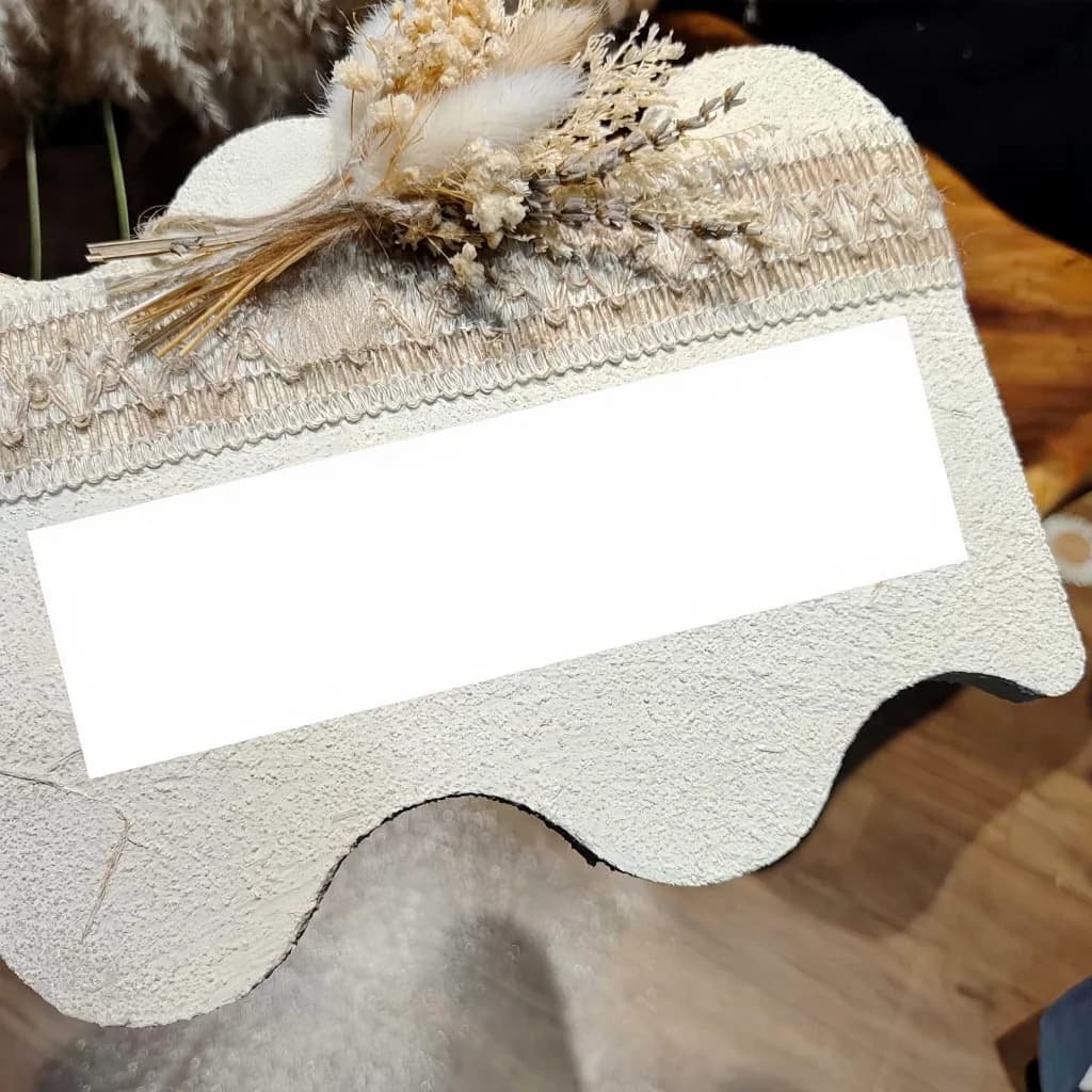 Unghii false scurte, formă ovală, tip Cat Eye cu mărgele de sticlă