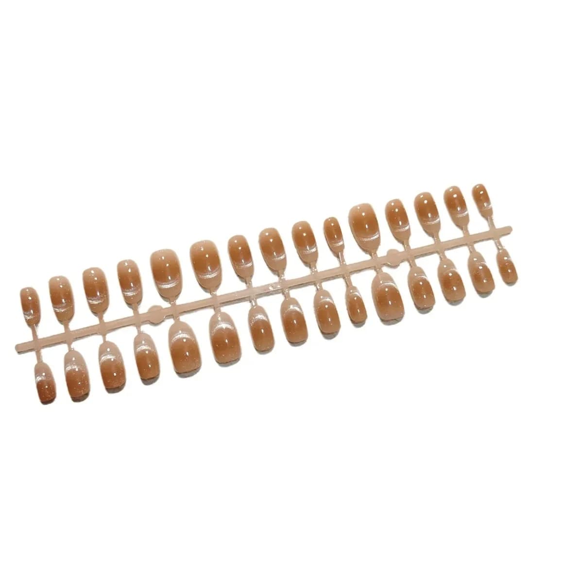 Unghii false scurte, formă ovală, tip Cat Eye cu mărgele de sticlă