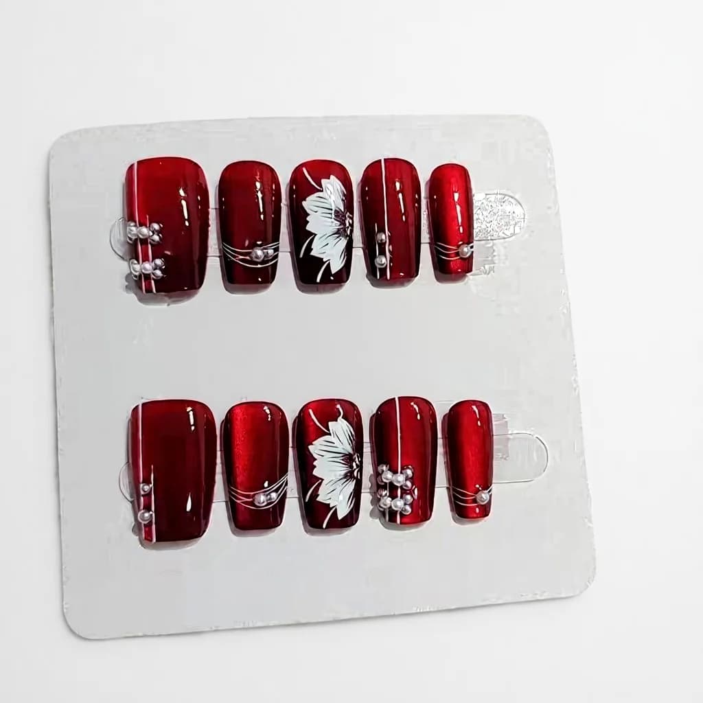 Unghii false roșii, design floral, finisaj sclipitor, formă cofin medie, 10 bucăți