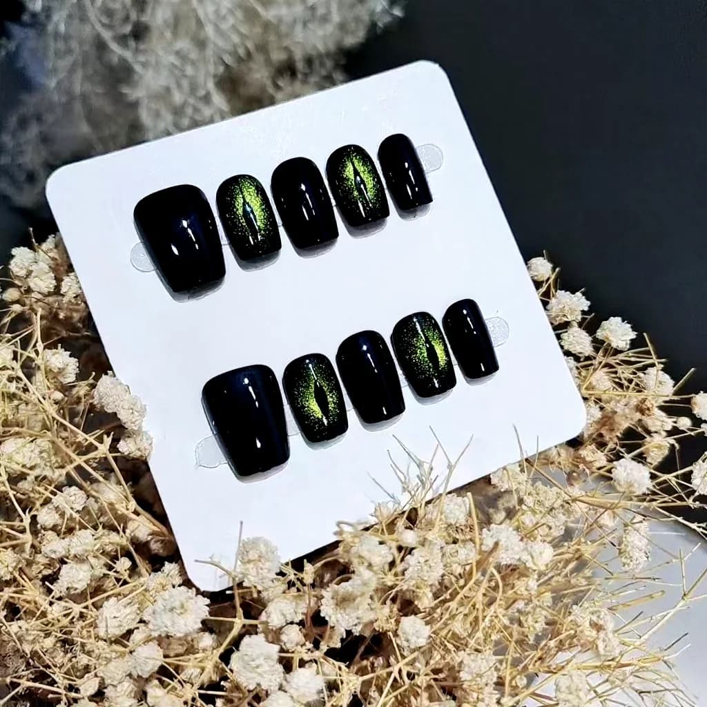 Unghii false scurte, formă coșciug, design gotic negru cu fluturi, 10 bucăți