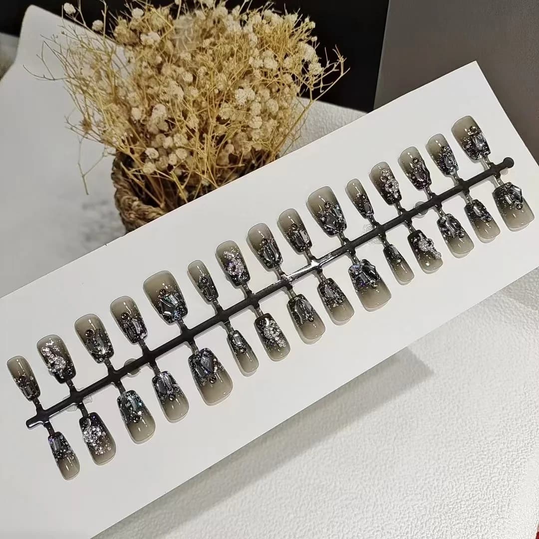 Unghii false negre cu șarpe, formă cofin scurt, design sclipici, 30 bucăți